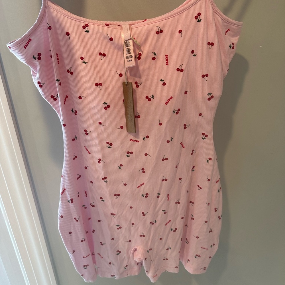 SKIMS SOFT LOUNGE SCOOP ONESIE | CHERRY BLOSSOM PRINT